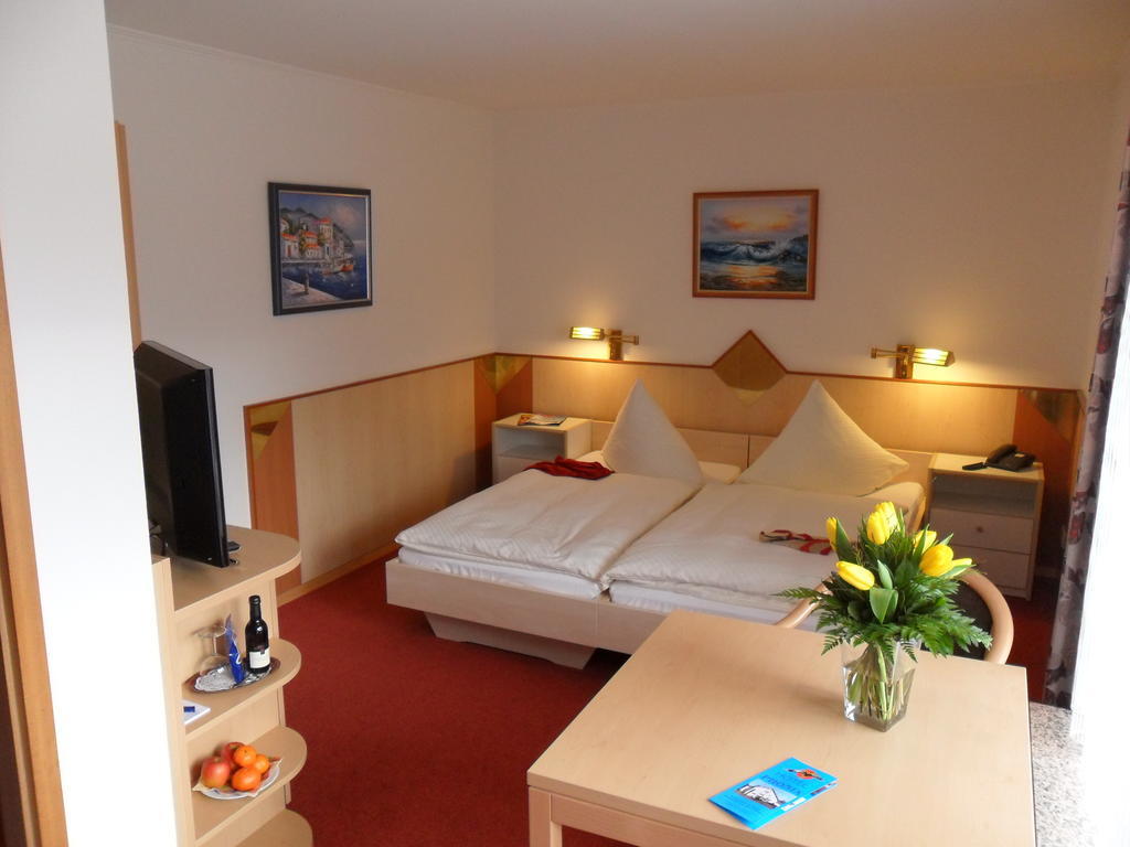 Hotel Phoenix Rastatt Quarto foto